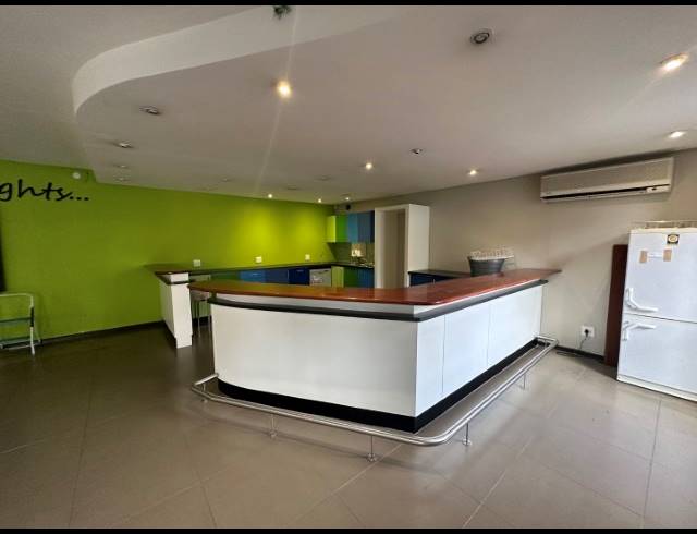 1,818M² OFFICE TO LET IN CENTURY CITY